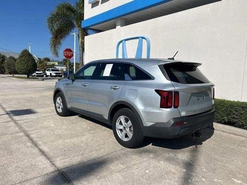 2022 Kia Sorento LX