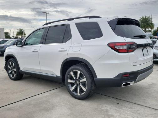 2025 Honda Pilot Touring