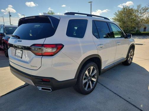 2025 Honda Pilot Touring
