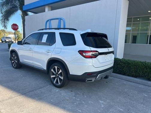 2024 Honda Pilot Touring