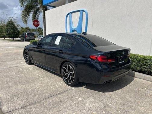2022 BMW 530 i