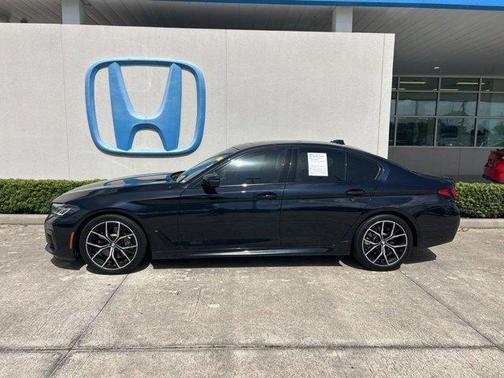 2022 BMW 530 i