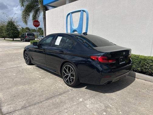 2022 BMW 530 i