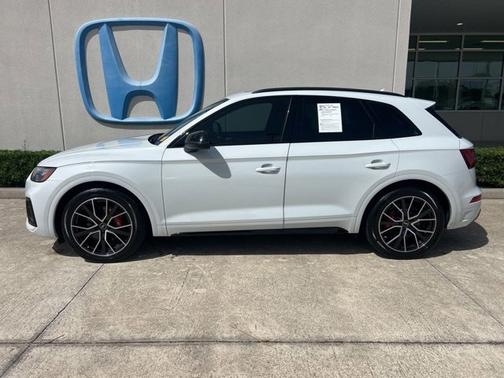 2023 Audi SQ5 Premium Plus