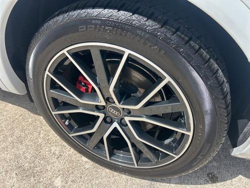 2023 Audi SQ5 Premium Plus