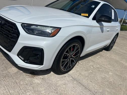 2023 Audi SQ5 Premium Plus