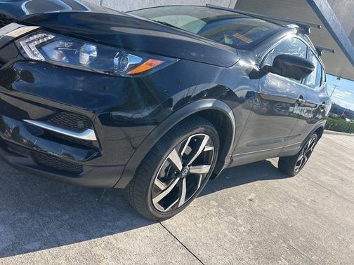 2022 Nissan Rogue Sport SL