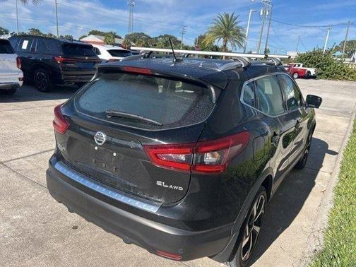 2022 Nissan Rogue Sport SL