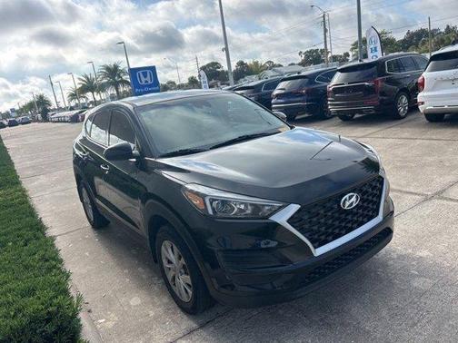 2021 Hyundai TUCSON SE