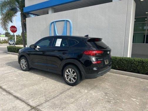 2021 Hyundai TUCSON SE