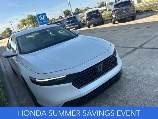 Platinum White Pearl 2024 Honda Accord