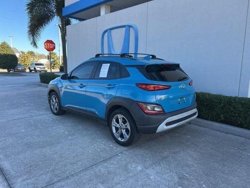 2022 Hyundai KONA SEL