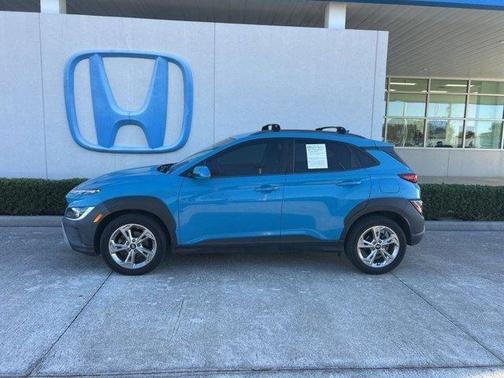2022 Hyundai KONA SEL