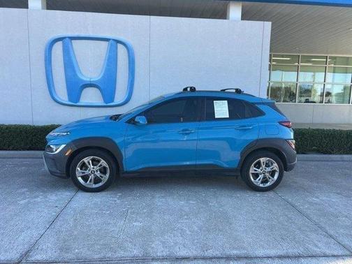 2022 Hyundai KONA SEL
