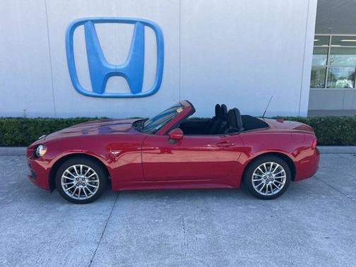 2019 FIAT 124 Spider Classica