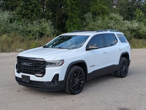 Summit White 2023 GMC Acadia SLT