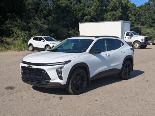 Summit White 2024 Chevrolet Trax ACTIV