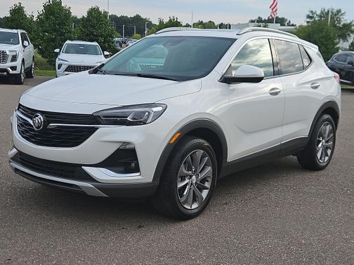 White Frost Tricoat 2023 Buick Encore GX Essence