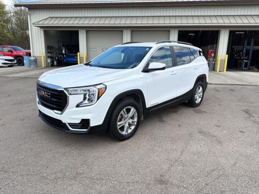 Summit White 2023 GMC Terrain SLE