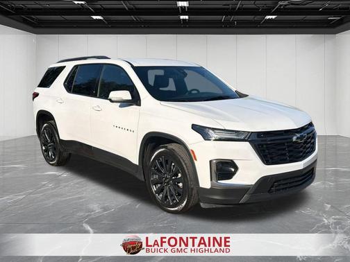 Summit White 2023 Chevrolet Traverse RS