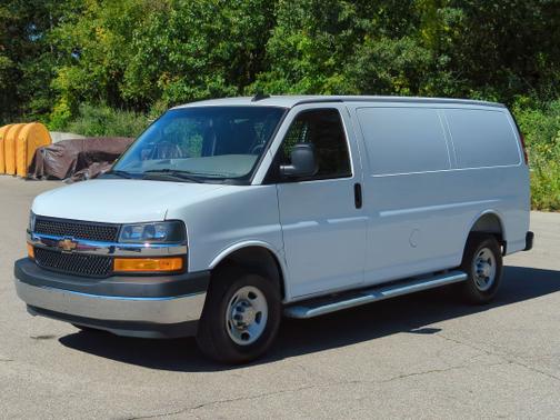 Summit White 2025 Chevrolet Express 2500 WT
