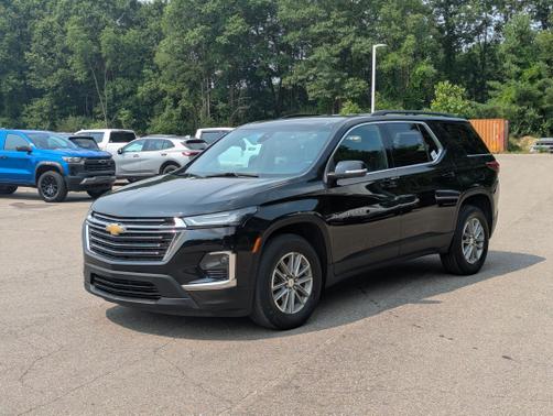 Mosaic Black Metallic 2023 Chevrolet Traverse LT Cloth