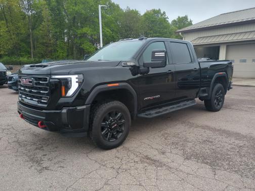 Onyx Black 2024 GMC Sierra 2500 AT4