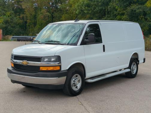 Summit White 2025 Chevrolet Express 2500 WT