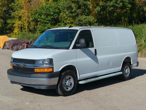 Summit White 2025 Chevrolet Express 2500 WT
