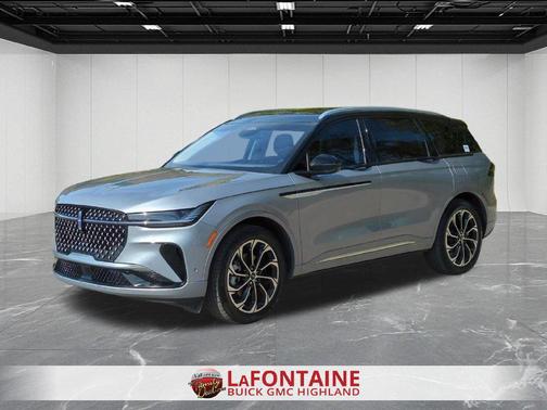 Lustrous Gray Metallic Clearcoat 2024 Lincoln Nautilus Reserve