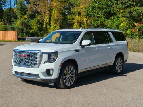 Summit White 2023 GMC Yukon XL Denali