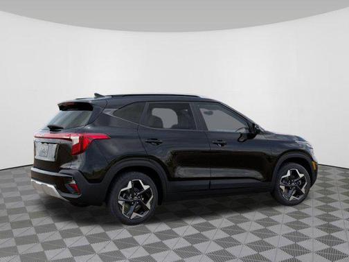 Fusion Black 2026 Kia Seltos S