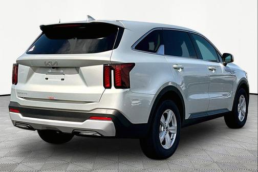 Ivory Silver 2026 Kia Sorento LX