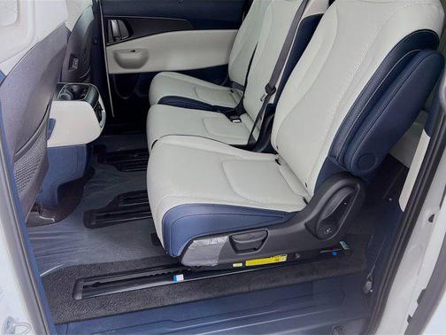 Snow White Pearl 2026 Kia Carnival SX Prestige