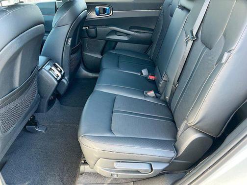 Ivory Silver 2026 Kia Sorento S