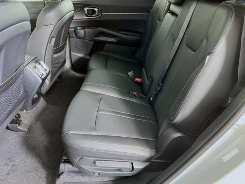 Ivory Silver 2026 Kia Sorento S