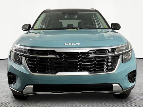 Pluton Blue/Black Roof 2026 Kia Seltos S