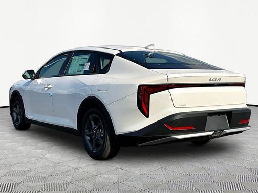 Snow White Pearl 2026 Kia K4 LXS