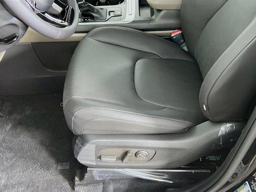 Aurora Black Pearl 2026 Kia Carnival LXS