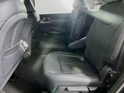 Aurora Black Pearl 2026 Kia Sorento Hybrid EX