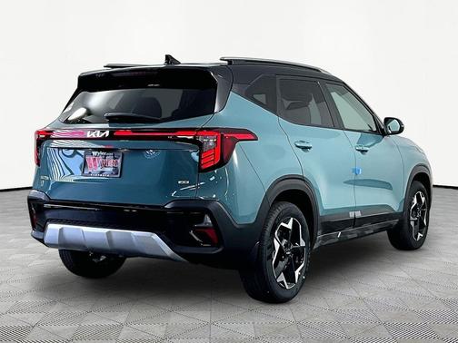 Pluton Blue/Black Roof 2026 Kia Seltos S