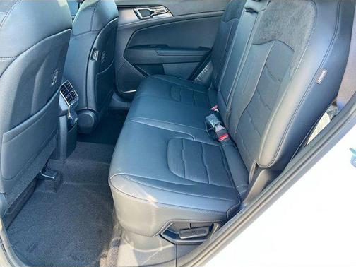 Snow White Pearl 2026 Kia Sportage Hybrid SX-Prestige