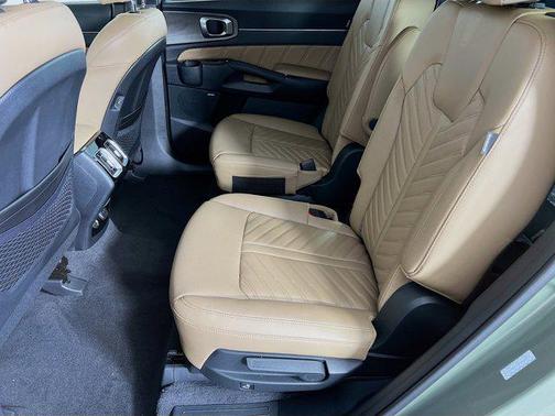 Jungle Green 2026 Kia Sorento SX