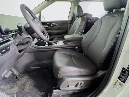 Ivory Silver 2026 Kia Carnival SX