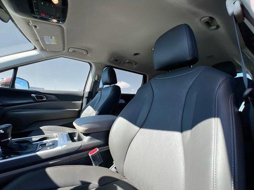 Flare Red 2026 Kia Carnival LXS