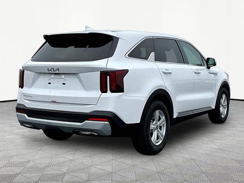 Glacial White Pearl 2026 Kia Sorento LX