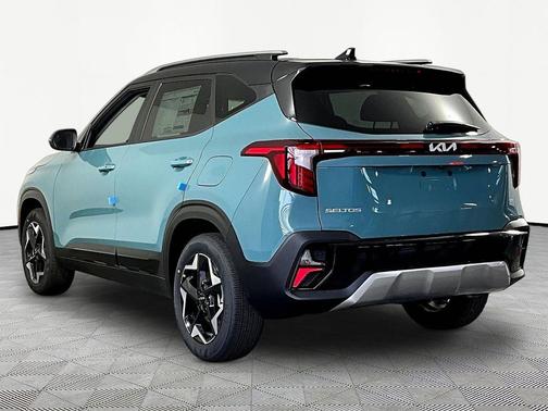 Pluton Blue/Black Roof 2026 Kia Seltos S