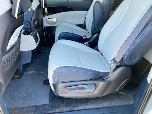 Ivory Silver 2026 Kia Carnival Hybrid SX Prestige