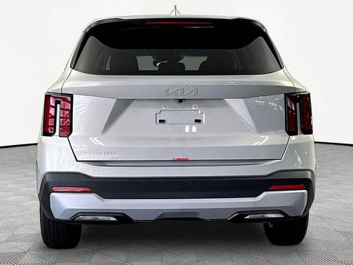 Ivory Silver 2026 Kia Sorento LX
