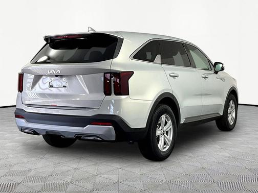 Ivory Silver 2026 Kia Sorento LX
